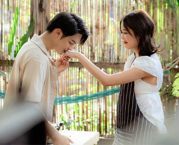 แฟนซีรีส์เตรียมใจละลาย “แบงค์ ศรราม” อินหนัก คุกเข่าขอ “โมบาย พิมรภัส” แต่งงาน หวานสะเทือนโค้งสุดท้าย ยิ้มทั้งน้ำตาใน “เพชรประกายซีรีส์” EP.11